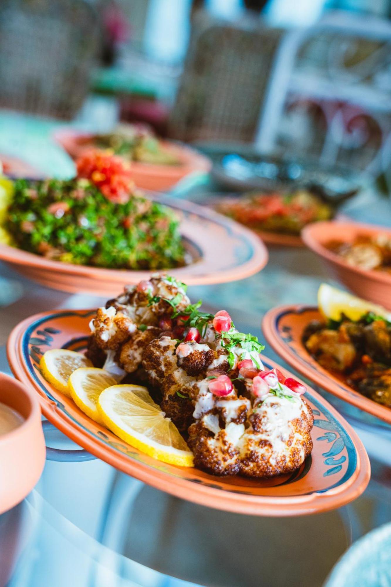 Millennium Place Doha Exterior foto Lebanese cuisine
