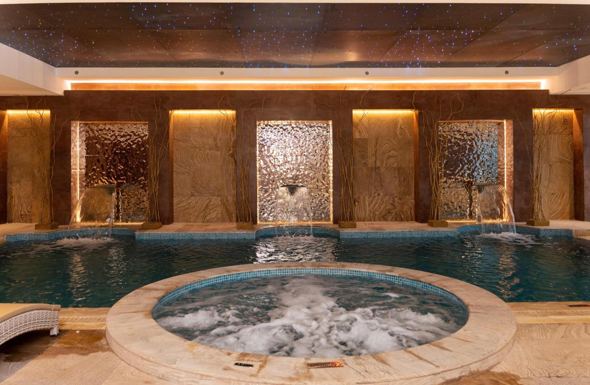 Millennium Place Doha Exterior foto Spa at the Four Seasons Hotel, Cairo