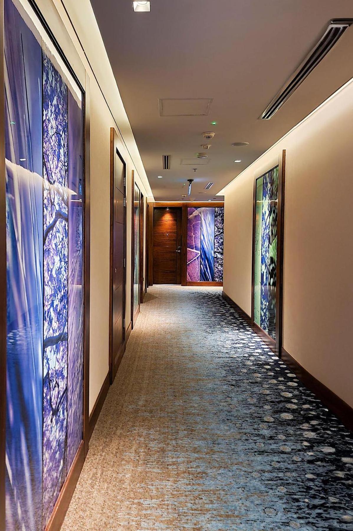 Millennium Place Doha Exterior foto A corridor at the hotel